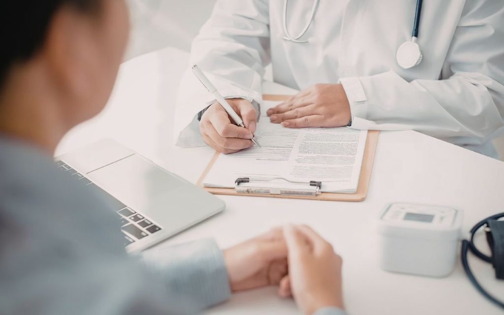 consulta médico para ayuda de un abogado especialista en Seguridad Social